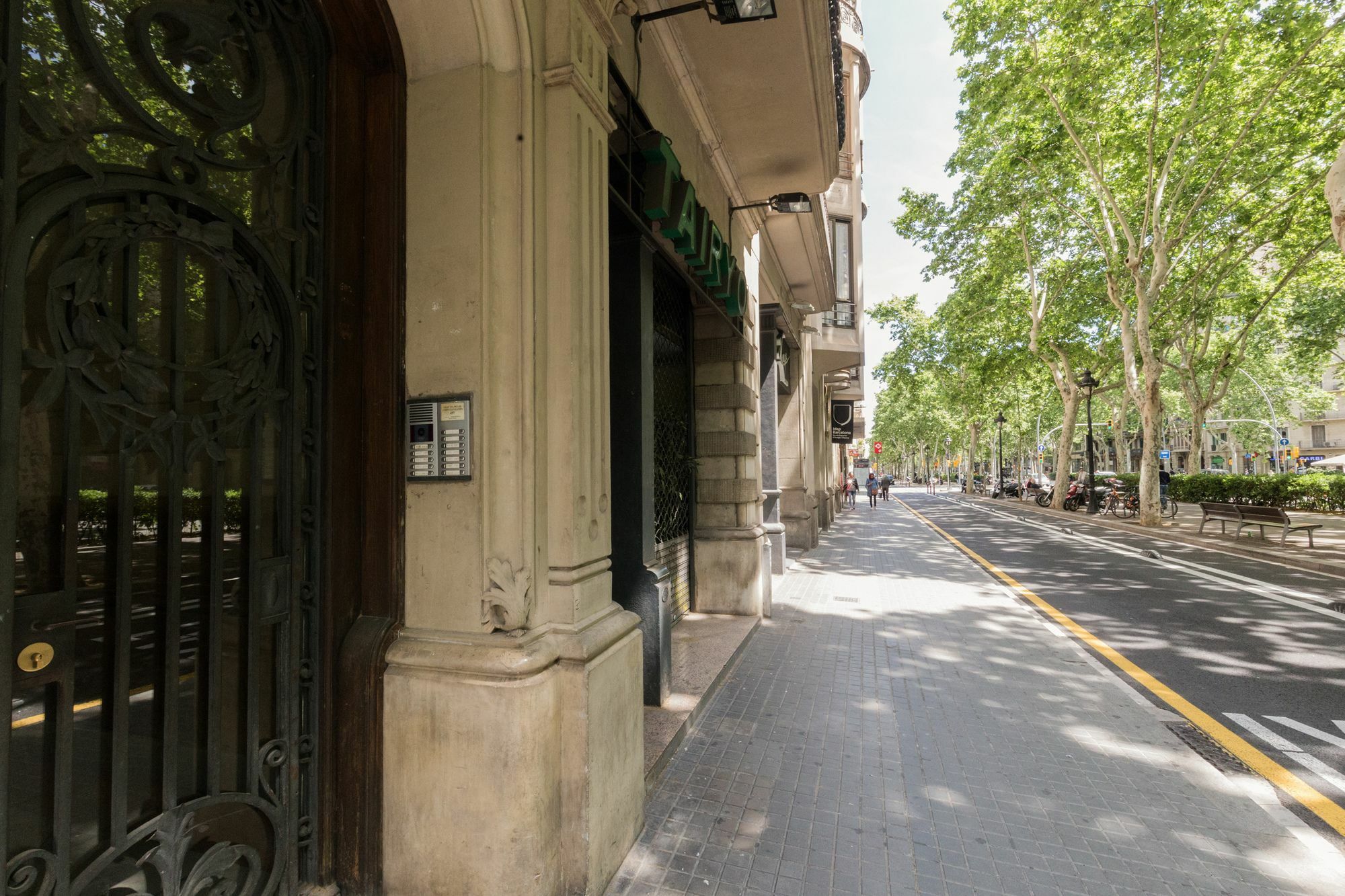 Montaber Apartment - Gran Via - Rocafort บาร์เซโลนา ภายนอก รูปภาพ